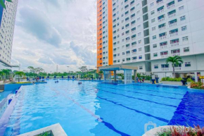 Nice and Comfy Studio at Green Pramuka City Apartment By Travelio